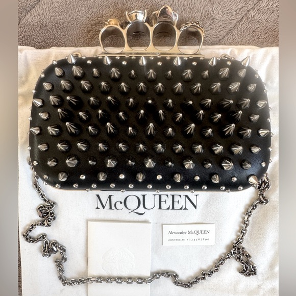 NEW🔥Alexander McQueen Skull Knuckle Bag with Spikes🔥 - Picture 11 of 16